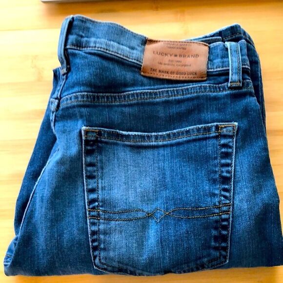 Lucky Brand 221 Straight Leg Jeans Size 32/32 - Picture 1 of 3